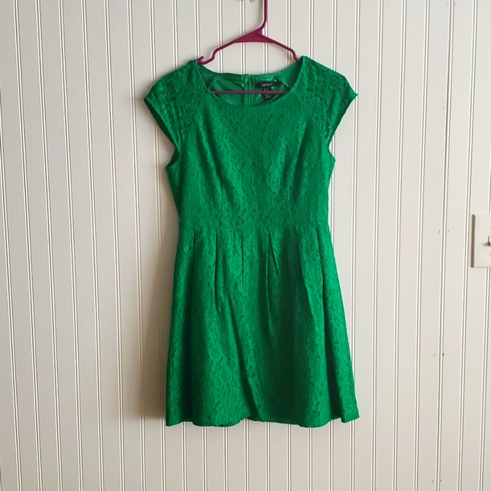 Bright green short sleeve dress size medium
